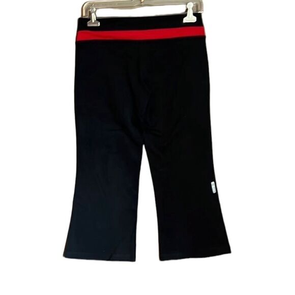 3 for $30! One tooth capris with red band - Picture 3 of 5